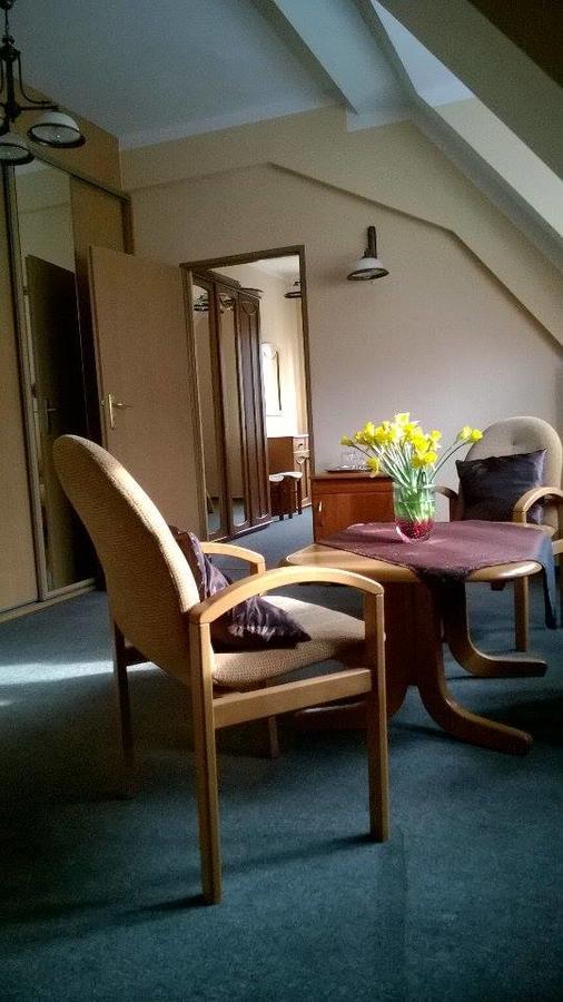 Chrobry Hotel Szprotawa Bagian luar foto