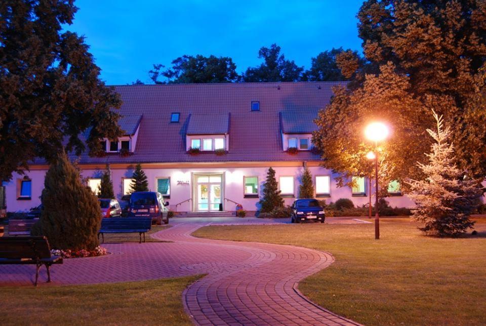 Chrobry Hotel Szprotawa Bagian luar foto
