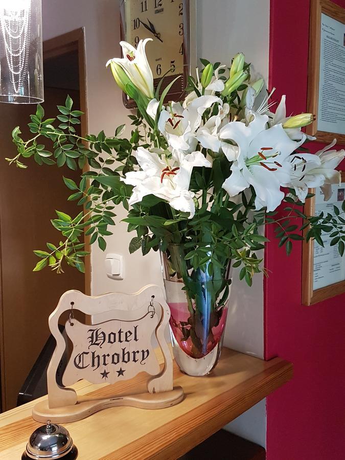 Chrobry Hotel Szprotawa Bagian luar foto