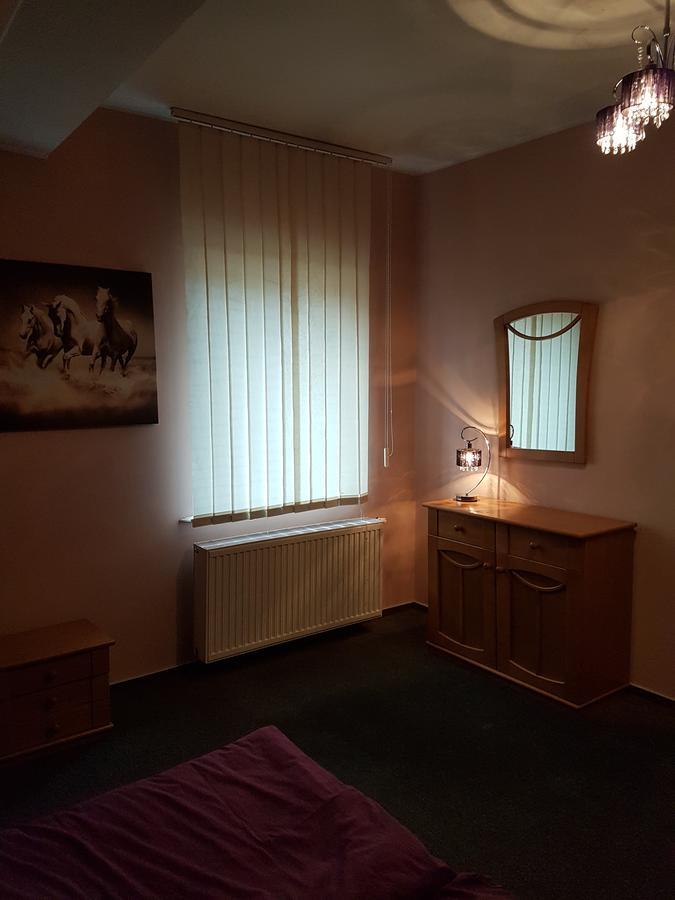 Chrobry Hotel Szprotawa Bagian luar foto
