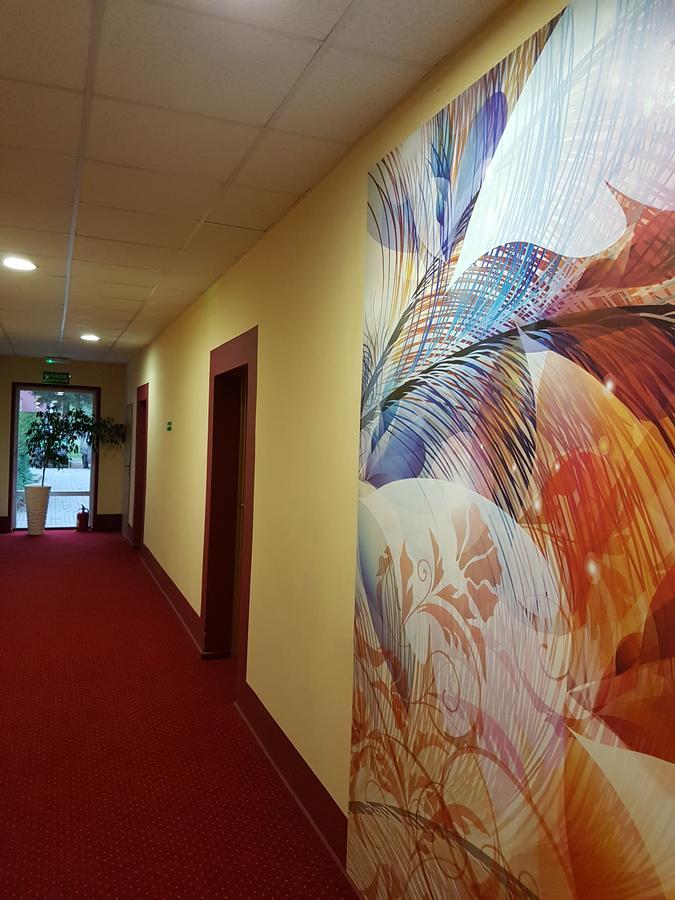 Chrobry Hotel Szprotawa Bagian luar foto