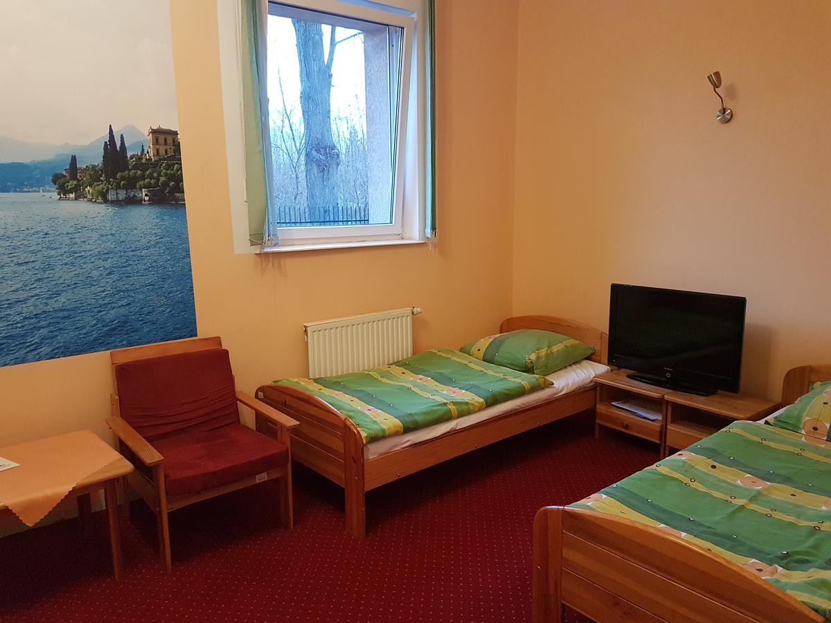 Chrobry Hotel Szprotawa Bagian luar foto