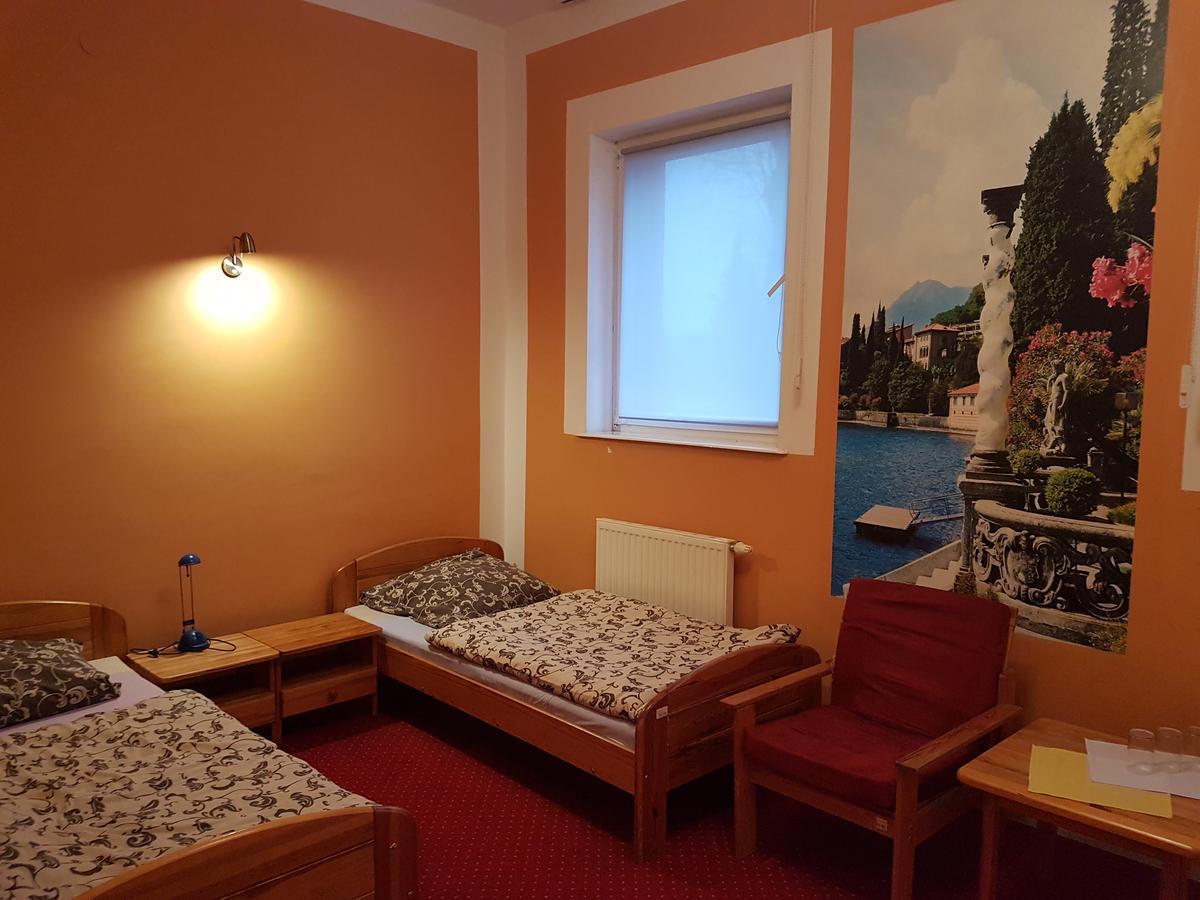 Chrobry Hotel Szprotawa Bagian luar foto