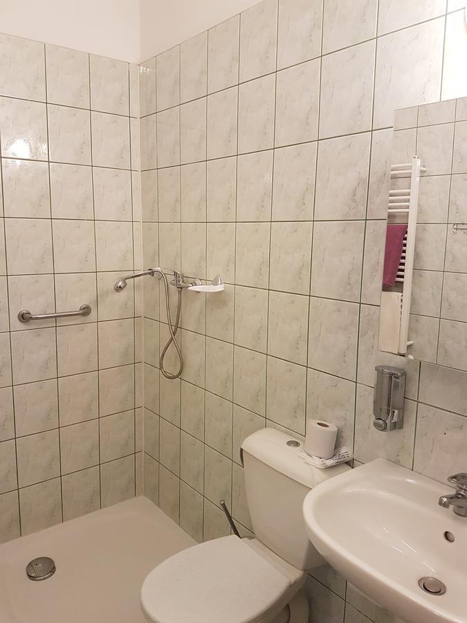 Chrobry Hotel Szprotawa Bagian luar foto