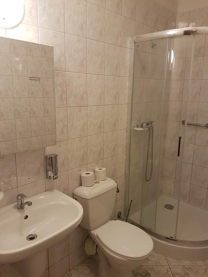 Chrobry Hotel Szprotawa Bagian luar foto